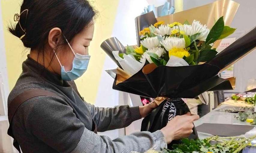 我们的节日|清明 聊城文明新风带动清明菊花热销